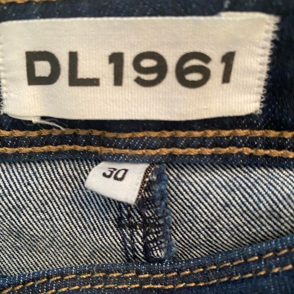 Size 30 DL1961 Angel Jeans - Picture 5 of 5